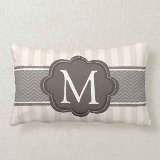 Coussin Rectangle Monogramme fait sur commande Brown de rayures