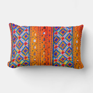 Coussin Rectangle Mosaic Designs en or, rouge, bleu, blanc