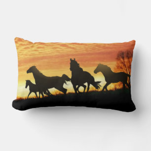 Coussin Rectangle Mustangs sauvages et cuir à outils