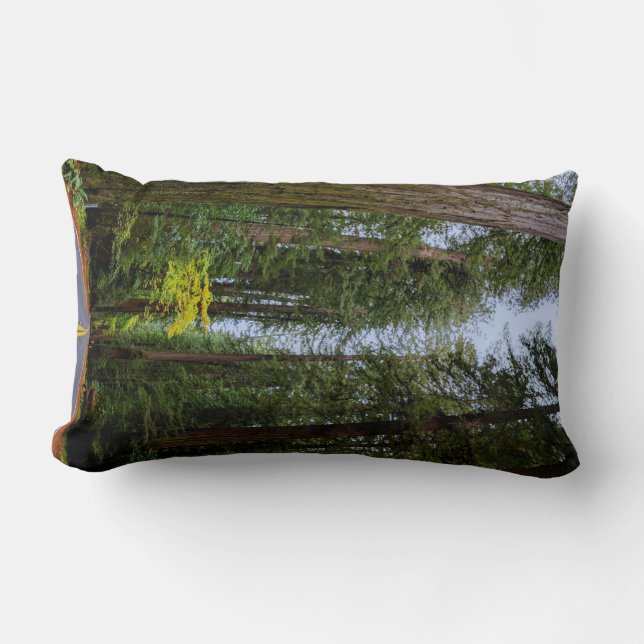 Coussin Rectangle Route directe à travers la forêt de séquoias (Recto)