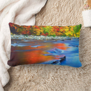 Coussin Rectangle Swift River reflecting autumn colors