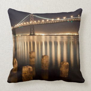 Coussin Réflexions de nuit de pont de baie d'Oakland