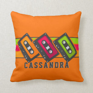 Coussin Rétro orange 80s nommée vintage d'enregistreur à
