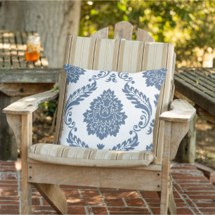Coussin Rococo Damassé Grand Motif Bleu sur Blanc