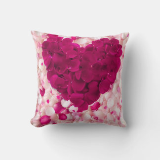 Coussin Romantic Deep Pink Rose Petal Heart Throw Pillow