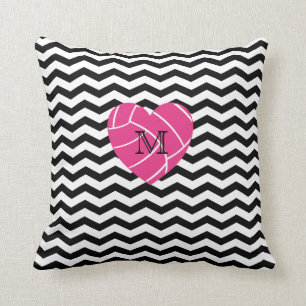 Coussin rose de volleyball de coeur de monogramme