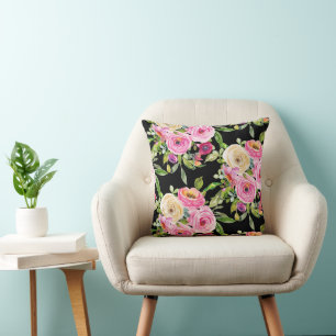 Coussin Roses d'aquarelle en rose et crème sur noir