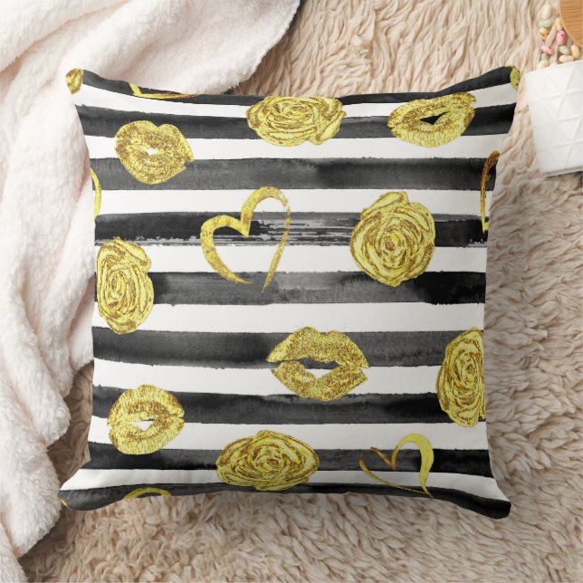 Coussin Roses d'or, lèvres, coeurs et bandes noires (Couverture)