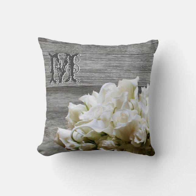Coussin rustique de monogramme de fleurs blanches (Recto)