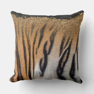 Coussin Safari Chic : Texture de peau animale Jeter des or