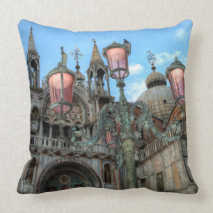 Coussin Saint-Marques et lampes, Venise, Italie
