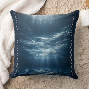 Coussin Sans temps - Citation esthétique des eaux profonde