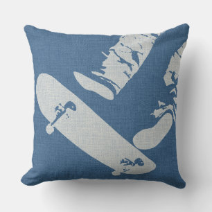 Coussin Saut en skateboard – Vue de mode urbaine en denim