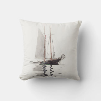 Coussin Schooner à deux mâts avec Dory par Winslow Homer