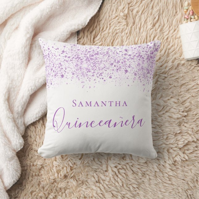 Coussin Script de nom blanc pourpre Quinceanera (Couverture)