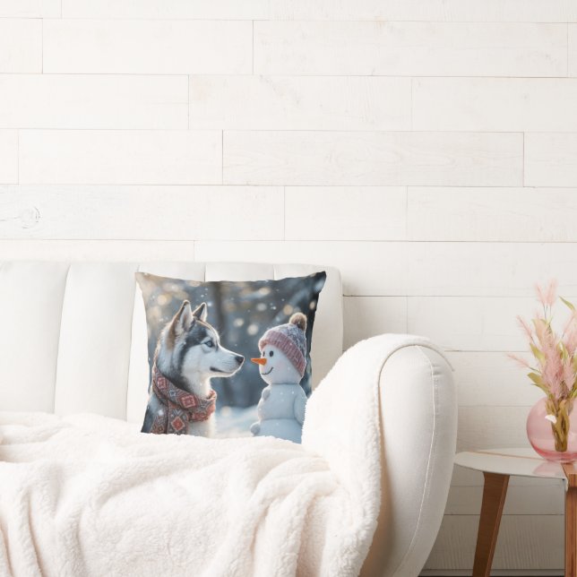Coussin Sibérien Husky regarde un bonhomme de neige (Canapé)