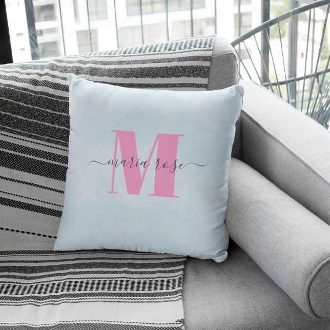 Coussin Simple Monogramme rose minimaliste (Pink and blue monogram and calligraphy script name personalized throw pillow)