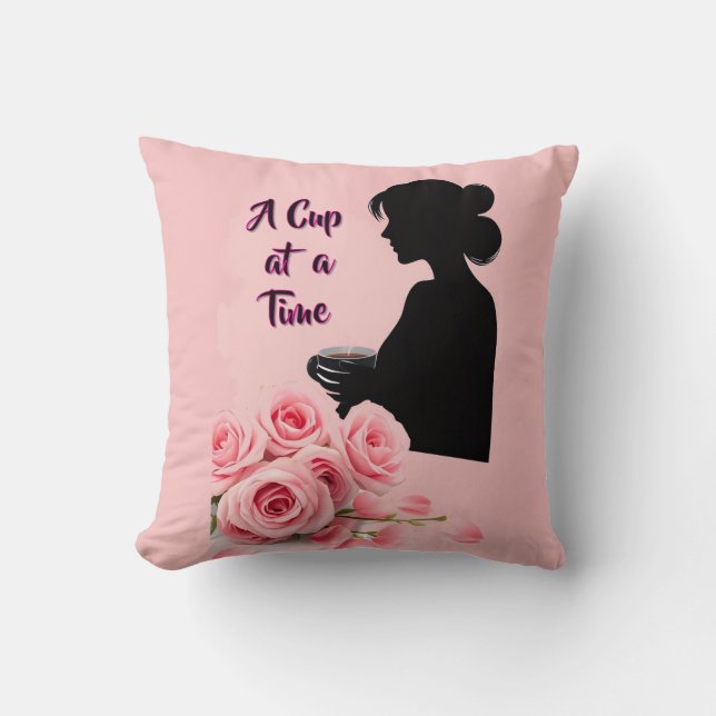 Coussin Simplement Enspired « Une tasse à la fois » Café R (Recto)