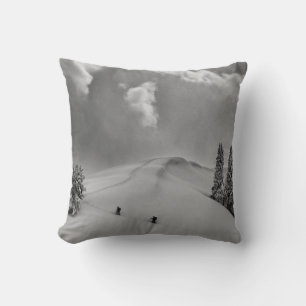 Coussin Skieurs de randonnée dans la poudreuse