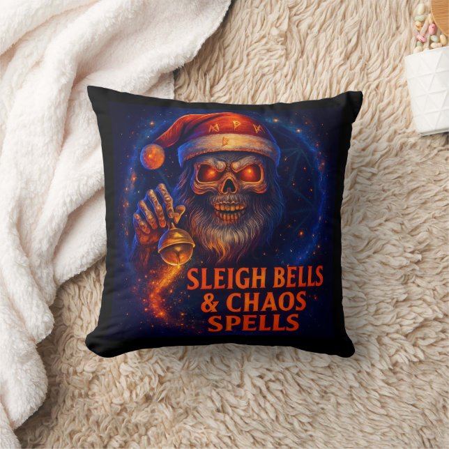 Coussin Sleigh Bells & Chaos Spells Christmas  (Couverture)