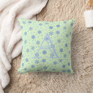 Coussin Snowflakes Pastel Green Moderne Élégant Monogramme