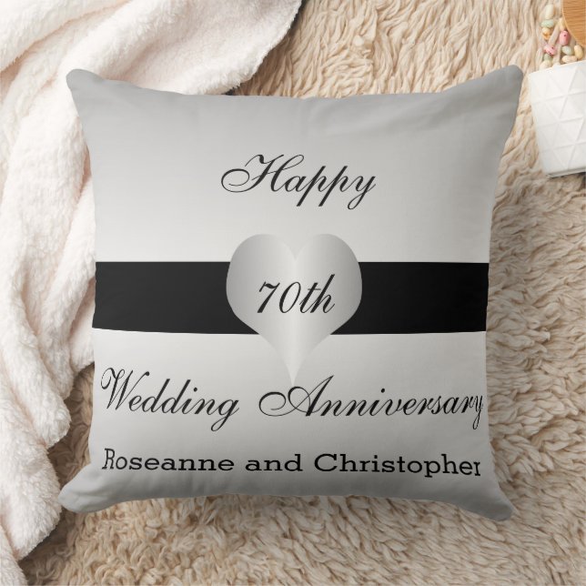 Coussin Soixante-dixième coeur personnalisé d'argent (Couverture)