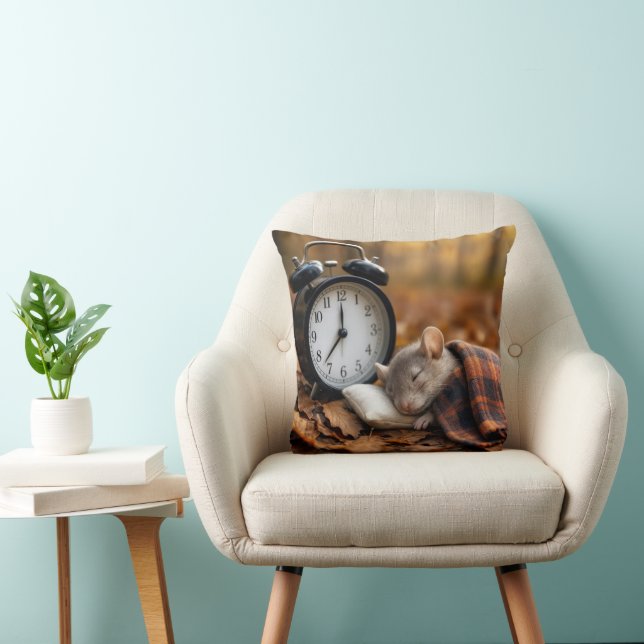 Coussin Souris dormant près d'un réveil (Chaise)
