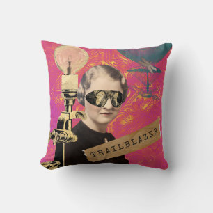 Coussin Steampunk Femme Trailblazer Pop Art
