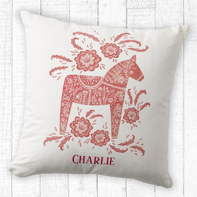 Coussin Suédois Dala Horse Art Personnalisé (Personalized name Swedish Dala Horse red and white pillow)
