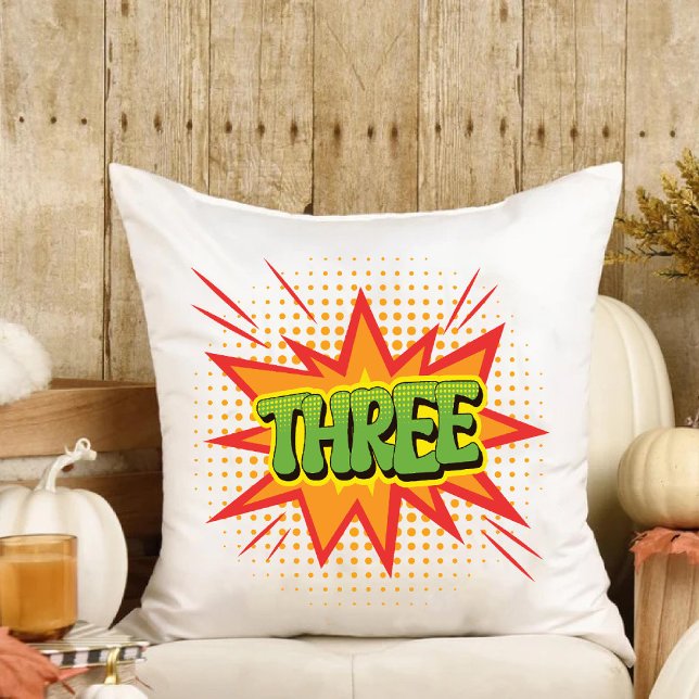 Coussin Superhero Thème Enfants de trois ans Joyeux annive (Superhero Theme Three year old kids Happy Birthday Throw Pillow)