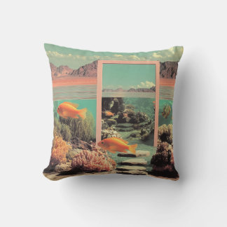 Coussin Surreal Desert Ocean with Door