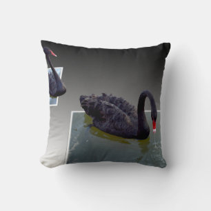 Coussin Swans Noirs Nageant Dans Des Étangs Dimensionnels,