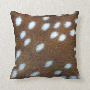 Coussin Taches blanches de Bambi sur une fourrure brune