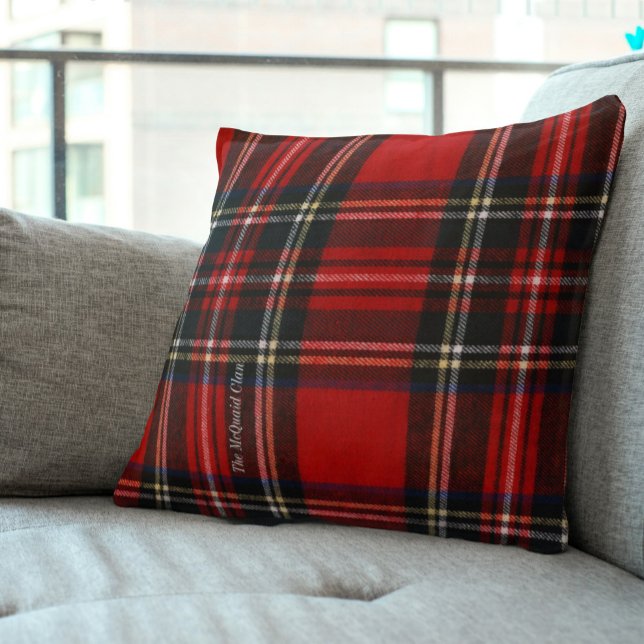 Coussin Tartan rouge Customisé (Traditional Red Tartan Pillow)