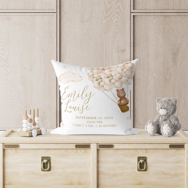 Coussin Teddy Bear Gold Ballons Bébé statistiques de naiss (Teddy Bear Gold Balloons Baby Birth Stats Throw Pillow)