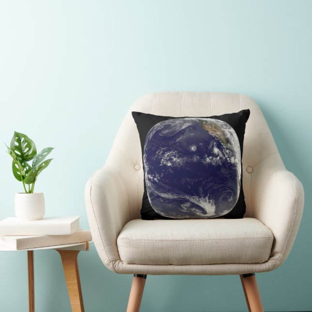 Coussin Terre Avec Trois Cyclones Tropicaux Dans Le Pacifi (Chaise)