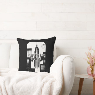Coussin The City Never Sleeps Hustle Skyline Design
