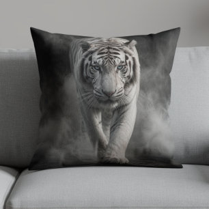 Coussin Tigre blanc marchant à travers la fumée
