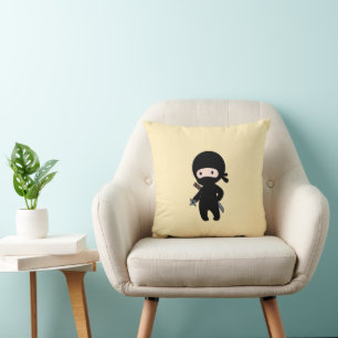 Coussin Tiny Ninja Tenant L'Étoile Jaillissante Sur Jaune