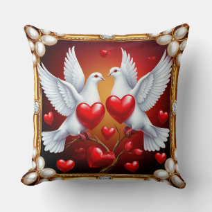 Coussin Tourterelles blanches aimantes encadrées de cœurs