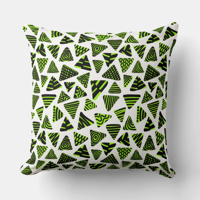 Coussin Triangles 240121 - Grn Noir et Chartreuse sur Wt (Recto)