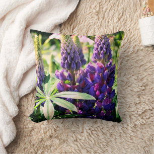 Coussin Trio de fleurs de lupine violette