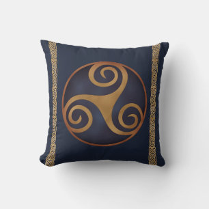 Coussin Triskelion celtique (bleu) personnalisé