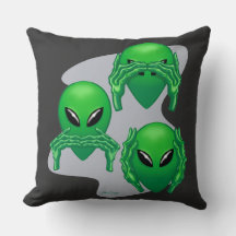 Trois Aliens sages