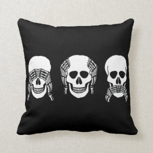 Coussin Trois crânes sages, ne voient, entendent, parlent