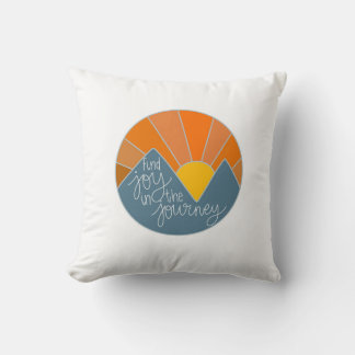 Coussin Trouvez la joie dans le voyage