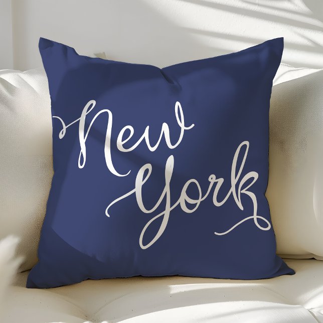 Coussin Typographie chic marine bleu et blanc New York (Créateur téléchargé)