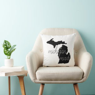 Coussin Typographie Faite Au Michigan Avec Silhouette Noir