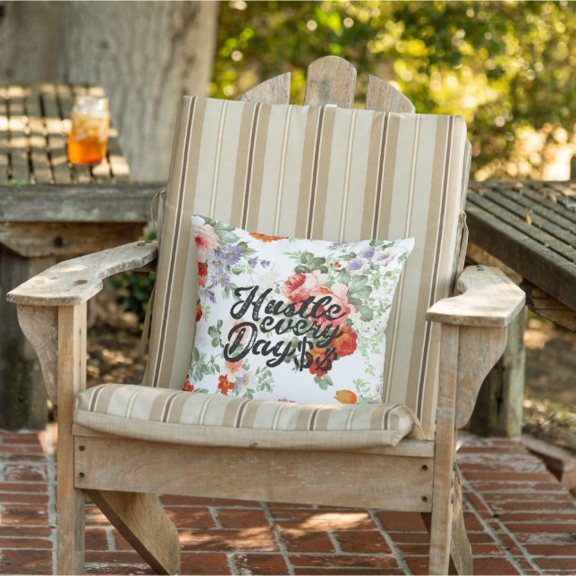 Coussin Typographie noire moderne rose roses motif floral (Chaise)