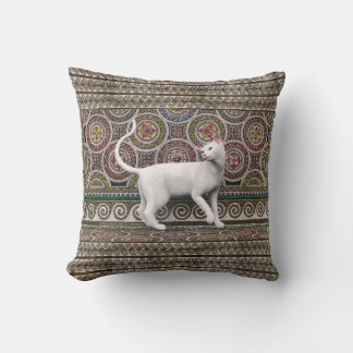 Coussin Un chat sur l'oreiller à lancer en mosaïque